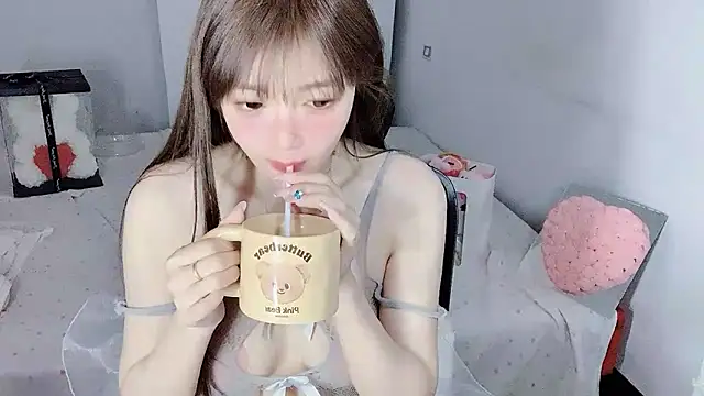 Snapshot of Annnnqi-77 chatting on March 2026 07:47:02 AM Annnnqi-77 online show from March 2026 07:47:02 AM