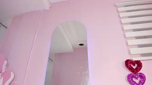 emily sweett24 online show from February 2025 06:58:02 PM