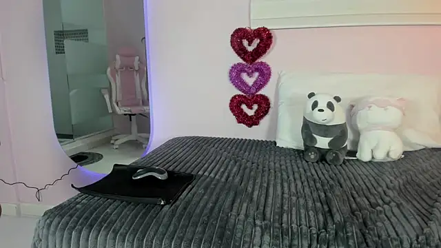 emily sweett24 online show from February 2025 12:20:01 PM