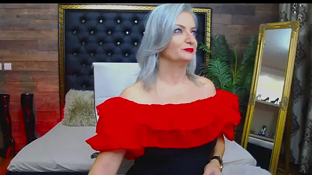 Snapshot of LadyTouch chatting on January 2025 12:25:01 AM LadyTouch online show from January 2025 12:25:01 AM