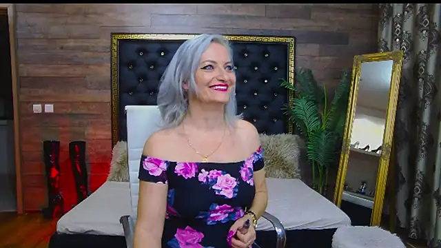 Snapshot of LadyTouch chatting on February 2025 04:03:01 AM LadyTouch online show from February 2025 04:03:01 AM