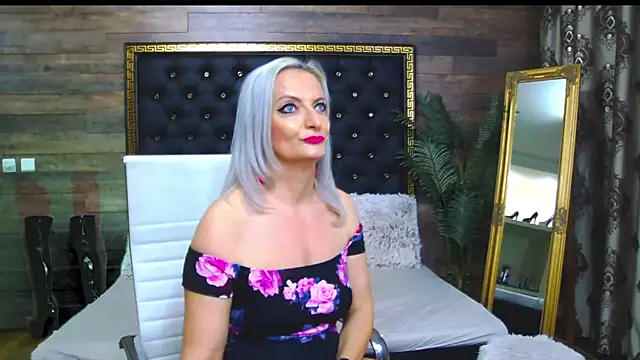 Snapshot of LadyTouch chatting on February 2025 04:47:01 AM LadyTouch online show from February 2025 04:47:01 AM