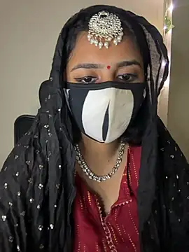 Dishasarmaa05 online show from February 2026 07:40:01 PM