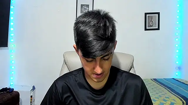 Snapshot of babymaik chatting on October 2025 05:35:02 AM babymaik online show from October 2025 05:35:02 AM