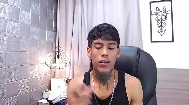 Snapshot of RyanKing19 chatting on February 2025 08:28:02 AM RyanKing19 online show from February 2025 08:28:02 AM