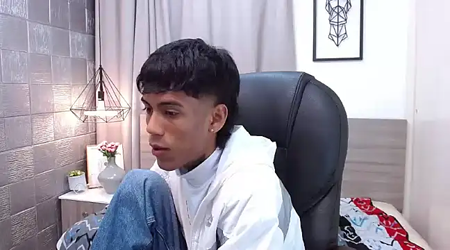 Snapshot of RyanKing19 chatting on March 2025 01:57:02 PM RyanKing19 online show from March 2025 01:57:02 PM