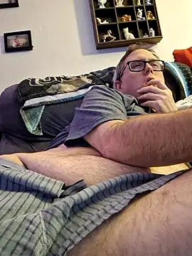 Snapshot of Smallone327 chatting on March 2025 06:32:02 AM Smallone327 online show from March 2025 06:32:02 AM