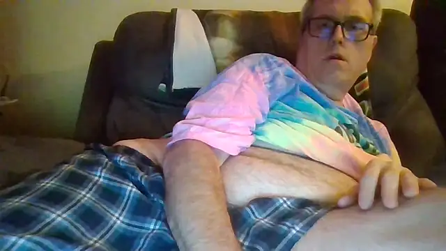 Snapshot of Smallone327 chatting on September 2025 03:52:02 AM Smallone327 online show from September 2025 03:52:02 AM