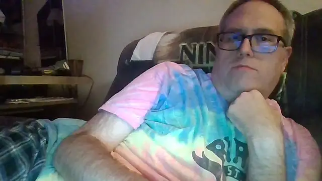 Snapshot of Smallone327 chatting on September 2025 04:24:02 AM Smallone327 online show from September 2025 04:24:02 AM