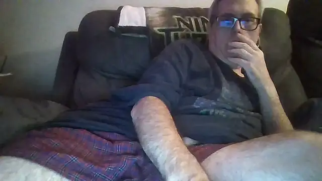 Snapshot of Smallone327 chatting on September 2025 04:06:02 AM Smallone327 online show from September 2025 04:06:02 AM