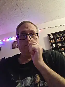 Snapshot of Smallone327 chatting on October 2025 06:16:02 AM Smallone327 online show from October 2025 06:16:02 AM