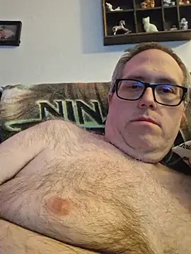 Snapshot of Smallone327 chatting on November 2025 04:48:01 AM Smallone327 online show from November 2025 04:48:01 AM