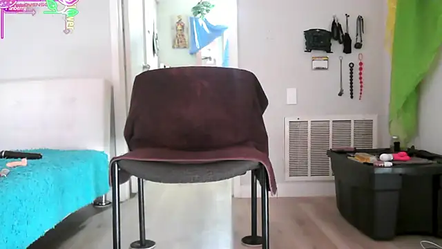 Queenanitadix online show from June 2026 04:57:01 PM
