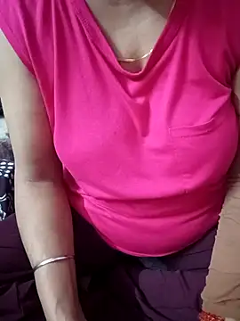 Snapshot of Shivani_7777 chatting on September 2025 07:25:02 PM Shivani 7777 online show from September 2025 07:25:02 PM