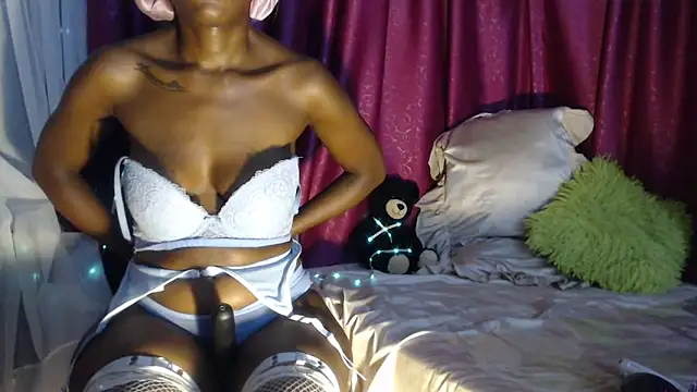 Snapshot of xxTatiannaxx chatting on March 2025 02:14:02 AM xxTatiannaxx online show from March 2025 02:14:02 AM