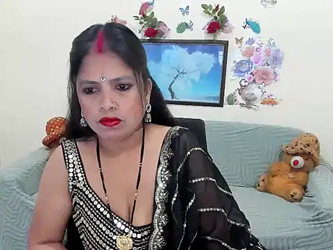 Snapshot of leahgotiii chatting on May 2026 03:56:01 AM leahgotiii online show from May 2026 03:56:01 AM