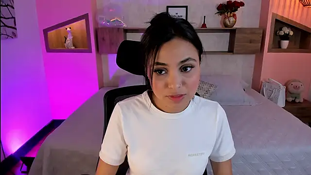 Lucia Brown  online show from March 2025 01:14:01 PM