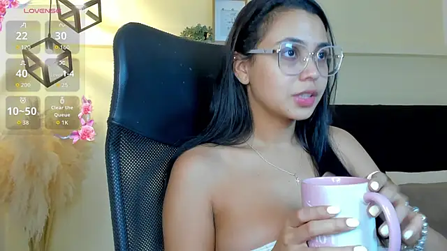 Lucia Brown  online show from June 2026 12:52:02 AM