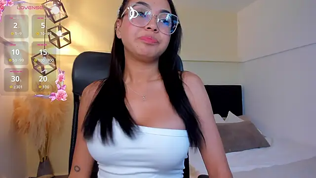 Lucia Brown  online show from June 2026 06:12:01 PM