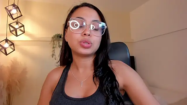 Lucia Brown  online show from June 2026 07:51:02 PM