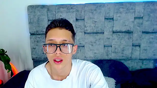 skinny bigcock02 online show from February 2025 07:32:02 PM