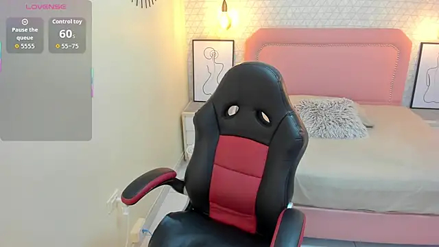 MEGANZARICK online show from October 2025 01:19:01 PM