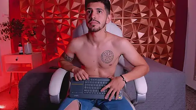 Snapshot of AlejandroStormm chatting on March 2025 08:23:02 AM AlejandroStormm online show from March 2025 08:23:02 AM