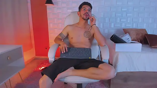 Snapshot of AlejandroStormm chatting on March 2025 02:50:01 AM AlejandroStormm online show from March 2025 02:50:01 AM