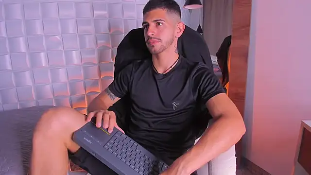 Snapshot of AlejandroStormm chatting on November 2025 07:56:01 PM AlejandroStormm online show from November 2025 07:56:01 PM