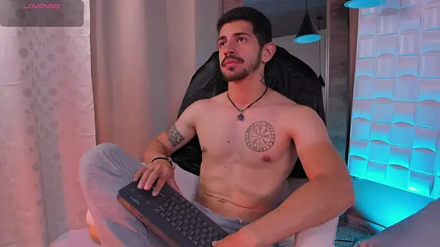 Snapshot of AlejandroStormm chatting on December 2025 08:49:02 PM AlejandroStormm online show from December 2025 08:49:02 PM