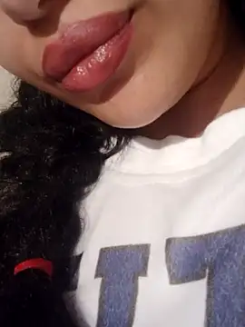 Sexlove1xo online show from April 2026 05:43:01 PM