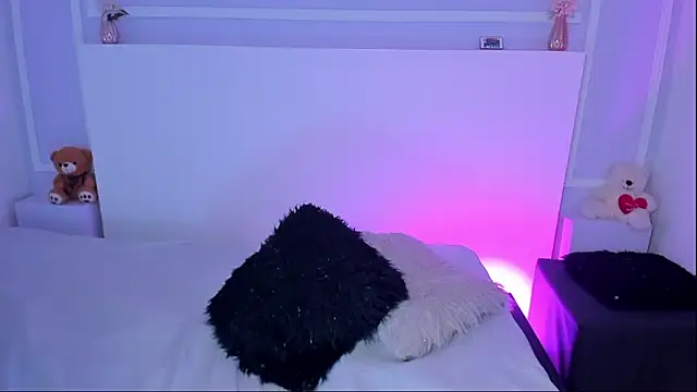 Snapshot of JasmineBella0 chatting on October 2025 03:45:01 PM JasmineBella0 online show from October 2025 03:45:01 PM