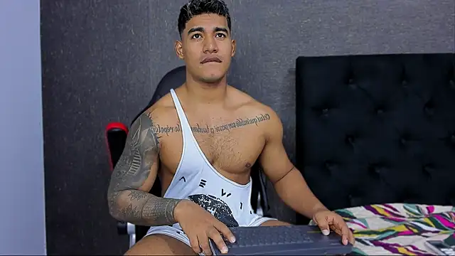 Snapshot of luigi_hot_ chatting on February 2025 03:42:02 AM luigi hot online show from February 2025 03:42:02 AM