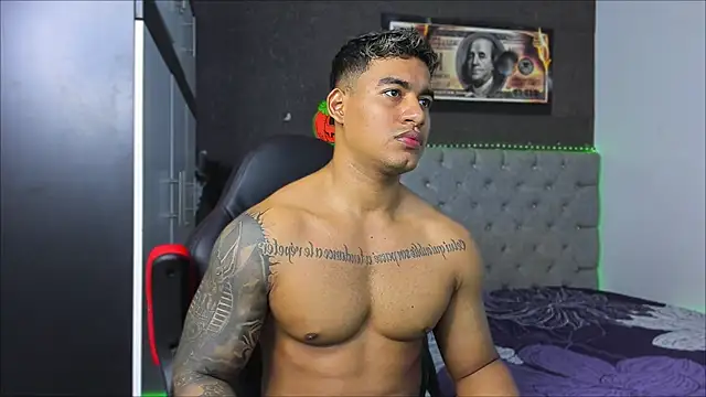 Snapshot of luigi_hot_ chatting on October 2025 05:35:02 PM luigi hot online show from October 2025 05:35:02 PM