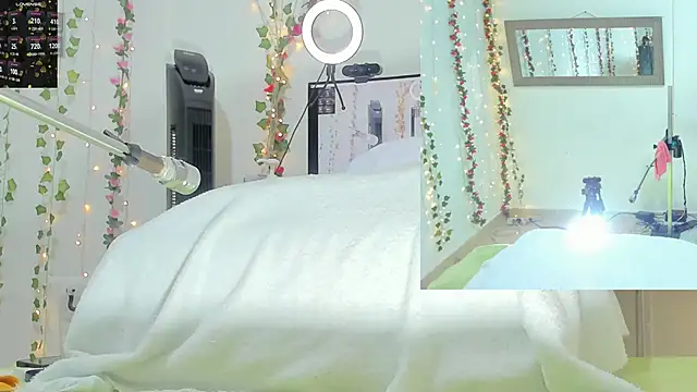 Genesis Love   online show from October 2025 09:32:02 AM