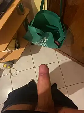 mikekmi21 online show from February 2025 08:25:01 PM