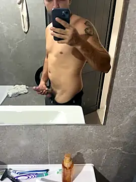 mikekmi21 online show from September 2025 12:51:01 PM