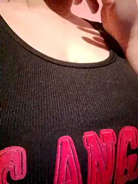 Snapshot of kitty_2000 chatting on February 2025 08:28:02 AM kitty 2000 online show from February 2025 08:28:02 AM