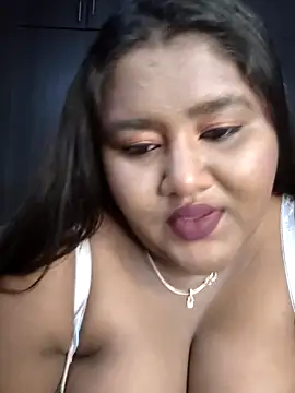 horny diana online show from June 2026 05:05:01 PM