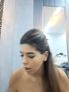 Bella Posh online show from October 2025 05:44:02 AM