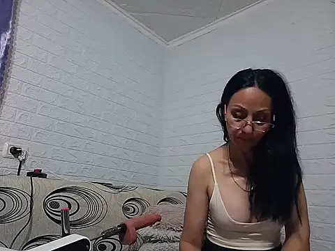 Ramona870 online show from May 2026 11:04:01 AM