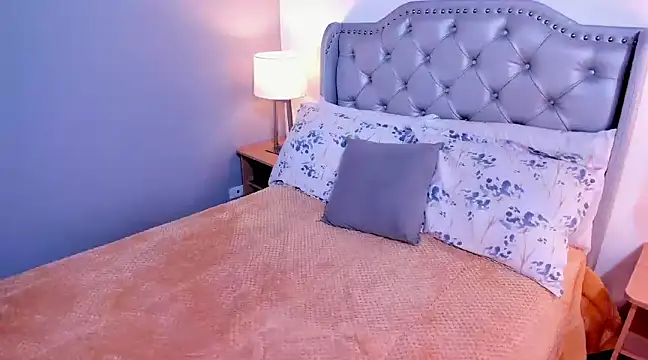 Laura Bonnet  online show from March 2025 04:55:02 PM