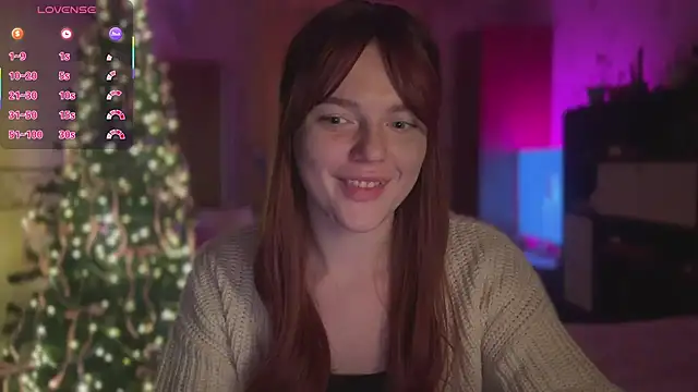 Snapshot of CherryRed_Girl chatting on December 2025 11:43:02 PM CherryRed Girl online show from December 2025 11:43:02 PM