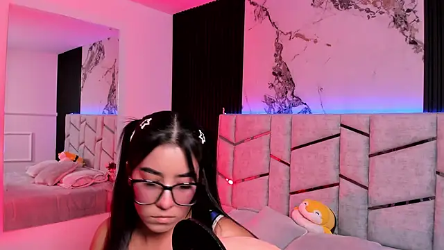 Ibbiebennett online show from October 2025 04:13:01 AM