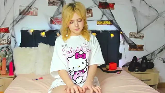 Snapshot of EmilyAngells chatting on October 2025 10:41:01 AM EmilyAngells online show from October 2025 10:41:01 AM