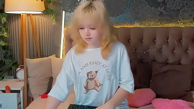 EmilyAngells online show from March 2026 07:02:02 AM