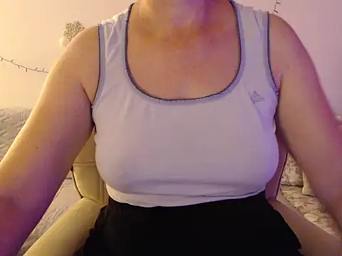 YourfantasyGiuly online show from June 2026 09:03:01 AM