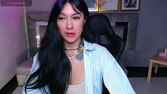 Isabella Collen v online show from October 2025 01:11:02 PM