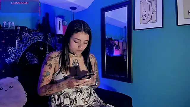 ChloeAllennn online show from May 2026 12:30:02 AM