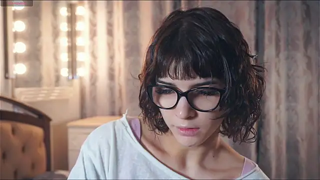 Snapshot of SibleyBurner chatting on January 2026 05:22:01 AM SibleyBurner online show from January 2026 05:22:01 AM